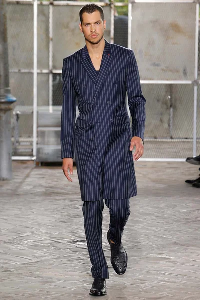 Look 36